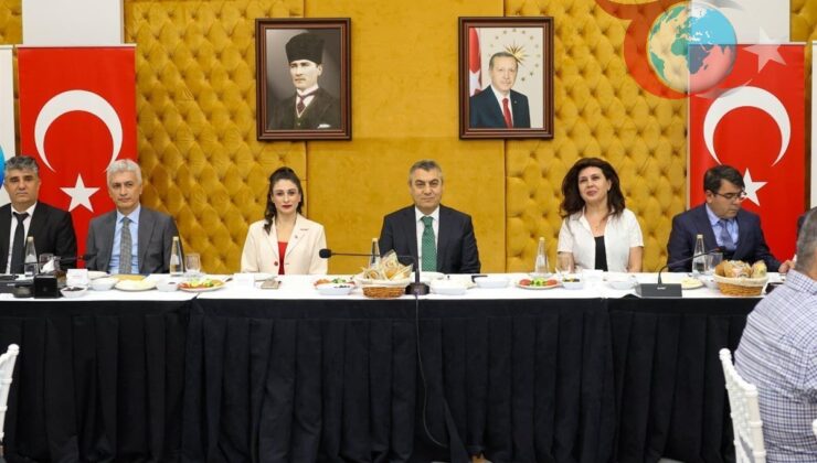 Mersin Valisi Atilla Toros, Muhtarlarla Buluştu: “Demokrasimizin Uç Beyleri”