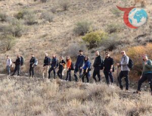 Oltu Devlet Hastanesi Doktorları Doğa Yürüyüşü ile Enerji Topladı