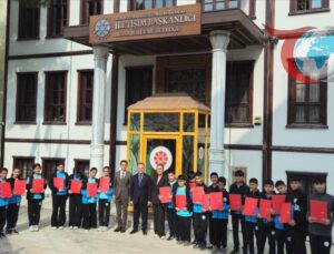 Ortaokul Öğrencilerine Dijital Farkındalık Eğitimi: Medya Okuryazarlığı ve Dezenformasyon ile Mücadele