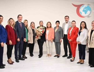 Özlem Çerçioğlu ve Muhtarlar Efeler’in Geleceğini Konuştu