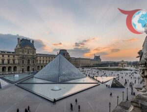 Paris Louvre Müzesi’nde Sabah Saatlerinde Hırsızlık Şoku