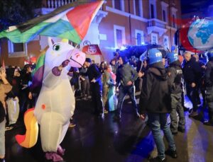 Roma’da Filistin İçin Dayanışma Gösterisi: Güvenlik Güçleri Müdahale Etti