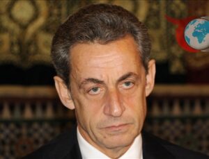 Sarkozy’nin Hapis Yolculuğu: Fransa’nın İlk Mahkum Cumhurbaşkanı