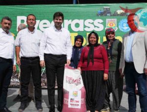 Tarsus Belediyesi’nden Üreticiye Yüzde 50 Hibe Destekli Tohum Dağıtımı