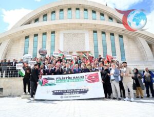 Uşak Üniversitesi’nde Filistin İçin Yüreklerin Harekete Geçtiği Dua Programı