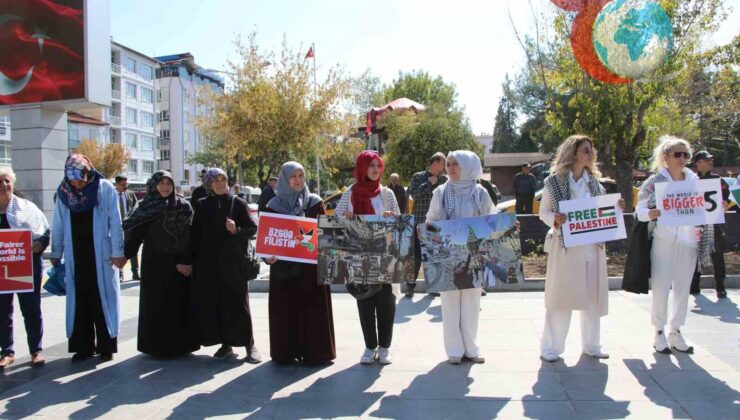 Uşak’ta Kadınların “Gazze İçin Sessiz Çığlık” Etkinliği