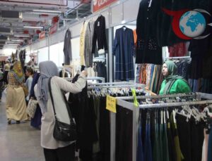 Aydın’da Tesettür Giyim Festivali Renkli Bir Atmosfer Sunuyor