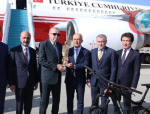 Cumhurbaşkanı Erdoğan’a Özel 60. Yıl Hediyesi: Özel Tasarım Bisiklet