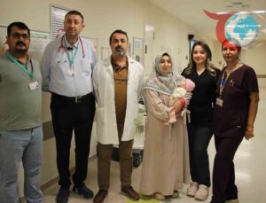 Doğuştan Diyafram Fıtığıyla Mücadele: Minik Bebek Yeniden Sağlığına Kavuştu