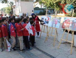 Efeler’de Kızılay Haftası Coşkuyla Kutlandı: Miniklerden Büyük Mesaj!