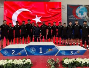 Erzincan İl Özel İdaresi Spor Kulübü Grekoromen Güreşte Yarı Finalde