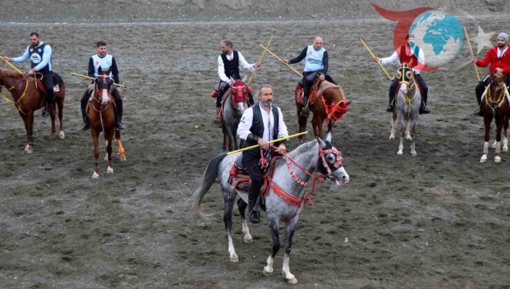 Erzincan’da Geleneksel Cirit Müsabakalarıyla Ata Sporu Yaşatılıyor