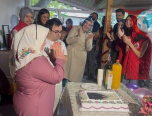 Erzincan’da Gönüllülerden Down Sendromlu Kardeşlere Anlamlı Doğum Günü Sürprizi