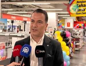 Ezgi Mola ve Berk Keklik ile Renkli Cuma Coşkusu: MediaMarkt’ın Brandayı Yırtma Etkinliği