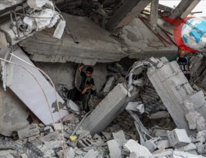 Gazze: Enkaz Altında Kayıplar ve Bir Toplu Mezarın Sessiz Tanıkları