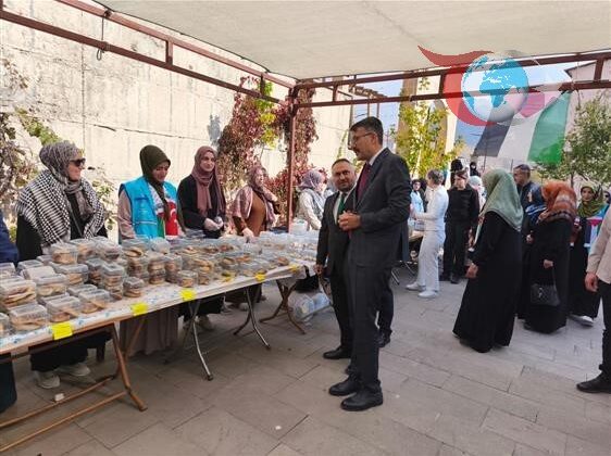 Hakkari’de Gazze İçin Düzenlenen Hayır Çarşısı Yoğun İlgi Topladı