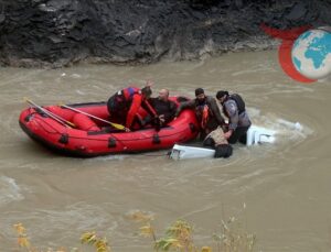 Hakkari’de Uçurumdan Düşen Araç ve Kahraman Kurtarma Operasyonu