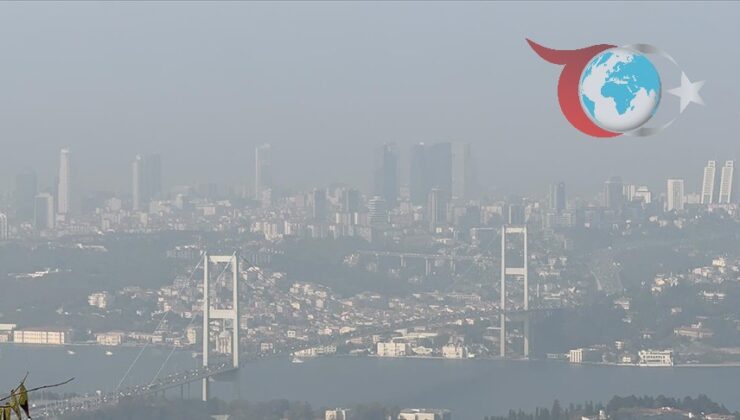 İstanbul Boğazı ve Çevresini Kaplayan Sis, Görüş Mesafesini Düşürdü