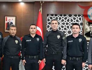 Kayseri Polisi Yolda Fenalaşan Kadına Yardım Eli Uzattı