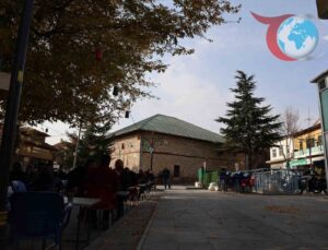 Kırşehir’deki Tarihi Çarşı Camii: Osmanlı Mimarisi ve Eşsiz Tavan Tekniğiyle Göz Kamaştırıyor