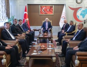 Kurtulmuş’un Adıyaman Ziyareti: Yeniden Yapılanma Süreci ve Halkla Buluşma