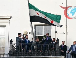 Londra’da Suriye Büyükelçiliği Yeniden Açıldı