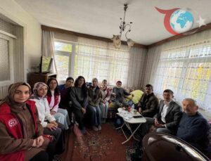 Mudurnu’da Gençler ve Asırlık Çınar: Anlamlı Bir Buluşma