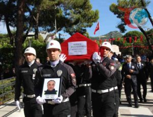 Muğla’da Polis Memuru Deniz Çakıcı’nın Ani Vefatı: Duygusal Tören Düzenlendi