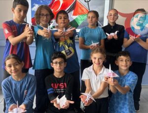 Origami Turna Kuşları Gazze için Umut Mesajı Taşıyor