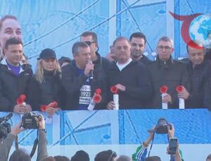 Özgür Özel 47. İstanbul Maratonu’nda: “Morallerimizi Yüksek Tutalım”