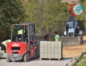 Pelitözü Mahallesinde Modernleşme: Çamurlu Yollara Elveda