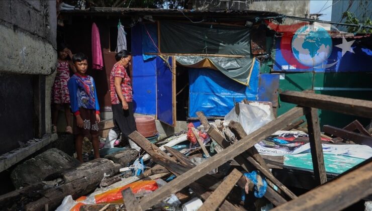 Süper Tayfun Fung-Wong Filipinler ve Bölgeyi Vurdu