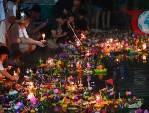 Tayland’ın Işıltılı Dolunay Festivali: Kraliçe Anne Sirikit’e Saygı ve Çevre Duyarlılığı