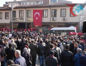 Türkiye, Şehit Askerini Binlerce Kişiyle Son Yolculuğuna Uğurladı