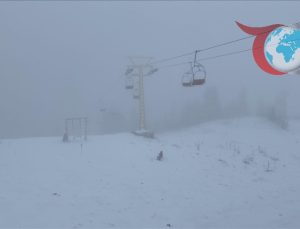 Uludağ’da Kar Yağışı Başladı: Oteller ve Pistler Beyaza Büründü