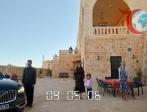 Uzak Şehir’in Duygu Yüklü Ata’ya Saygı Duruşu Sahnesi Sosyal Medyayı Salladı