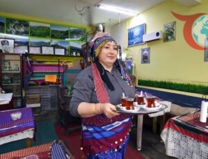 Yaylalarda Bir Mola: Naciye Ateş’in Sıcak Çay Evi