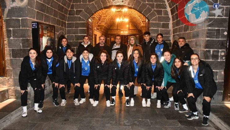 Ağrı Kadın Futbol Takımı’na Siverek’ten Destek Yağdı