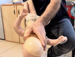 Annenin Soğukkanlı Müdahalesi ve 112’nin Desteğiyle Bir Bebeğin Hayata Dönüşü