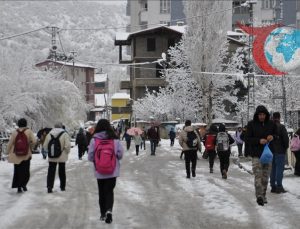 Bitlis’te Kar Yağışı ve Eğitim Ara: Okullar Tatil Edildi
