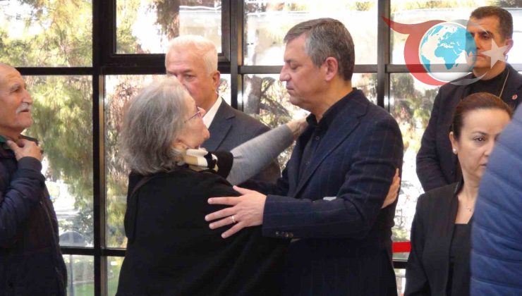 CHP Genel Başkanı Özgür Özel, Gülşah Durbay’ın 3. Gün Taziyesinde Aileyi Yalnız Bırakmadı