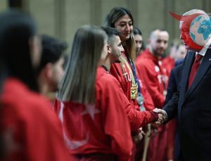 Cumhurbaşkanı Erdoğan, Başarılı Sporcuları Cumhurbaşkanlığı Külliyesi’nde Ağırladı