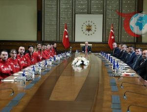 Cumhurbaşkanlığı Külliyesi’nde Sporculara Coşkulu Tebrik