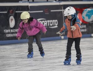 Erzurum’da Buz Salonları Spor Kompleksine Dönüşüyor