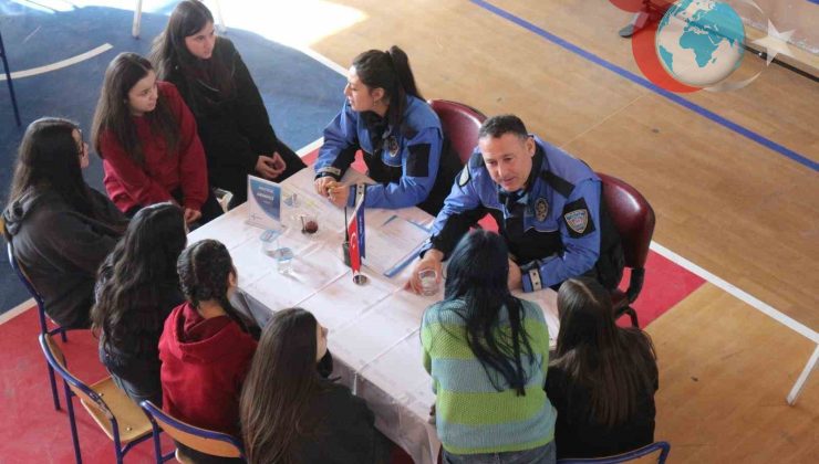 Germencik’te Öğrencilere Polislik Hakkında Aydınlatıcı Etkinlik