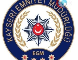 Hacılar’da Kar Yağışı Nedeniyle Yolda Mahsur Kalan Aile Kurtarıldı