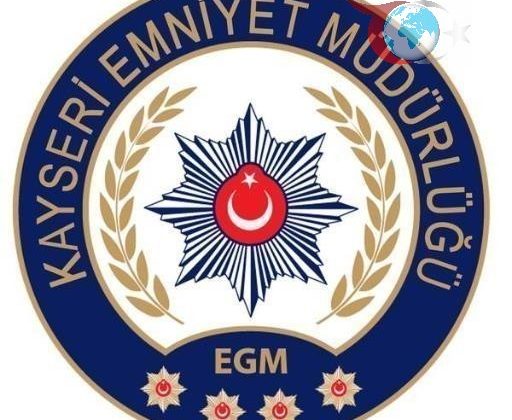 Hacılar’da Kar Yağışı Nedeniyle Yolda Mahsur Kalan Aile Kurtarıldı