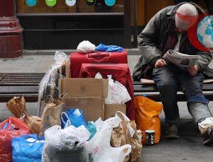 İngiltere’de Evsizlik Krizi Derinleşiyor: Çözüm Arayışları ve Gelecek Planları
