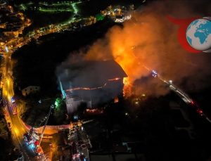 İstanbul Kısıklı’da Alevlerin Dansı: Terk Edilmiş Binada Yangın Paniği