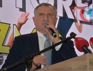 İzmir’de 2025 Sporun Enleri: Genç Sporcular Ödüllendirildi